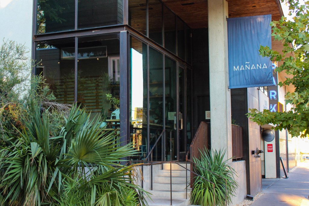Austin Brew Review: Mañana – Here for the Austin&nbsp;Aesthetics